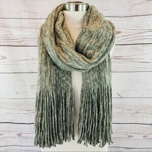 Evelyn K warm scarf with fringe grey beige